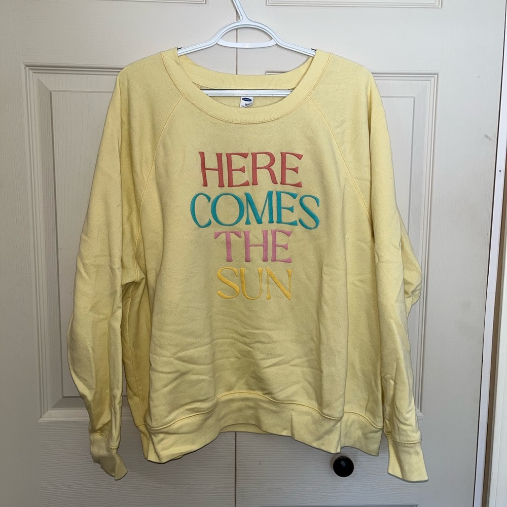 Old navy Crewneck sweatshirt. Worn twice. Fleece inside.